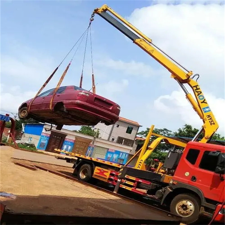 台江吊车吊汽车的正确方法